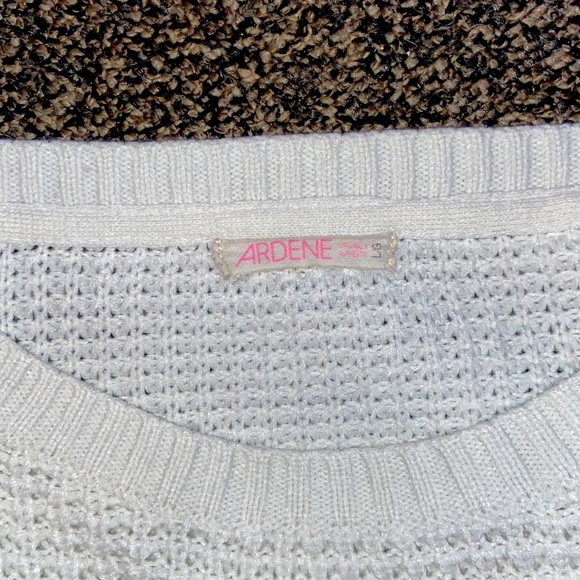 white crop knitted sweater from Ardene’s. (Long sleeve) - Picture 2 of 4